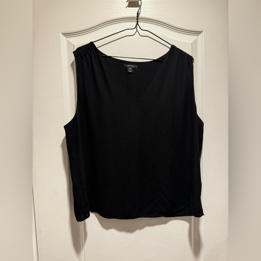 137-RW & Co Black Sleeveless Blouse | Business Casual Tank Top | Office Wear Top